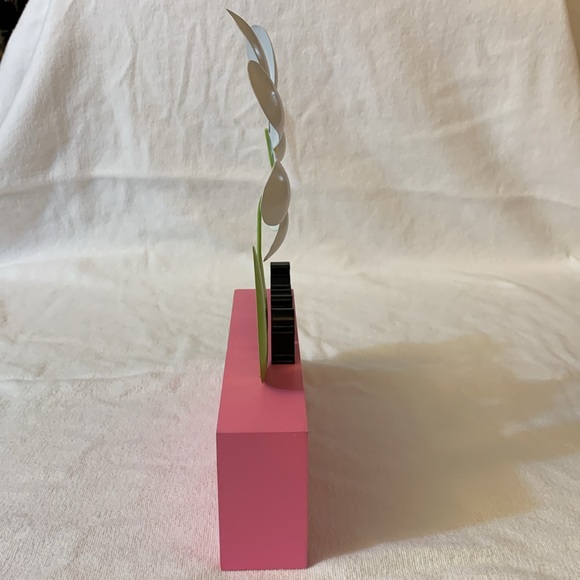 Maggie Lindley - my soul’s window “friends” sign with white daisy - Picture 2 of 9